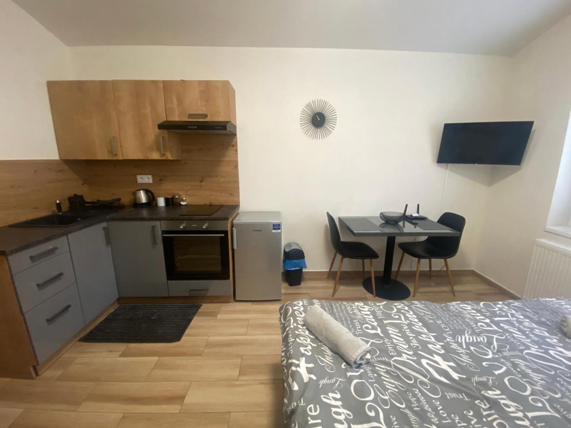 Cerna Ruze - Apartman 7 Pilsen Exterior foto