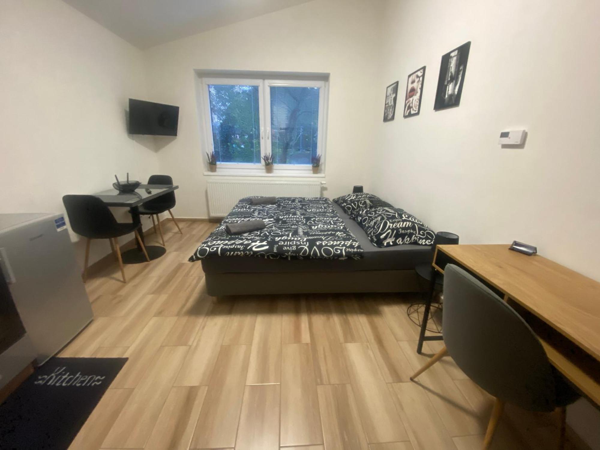 Cerna Ruze - Apartman 7 Pilsen Exterior foto